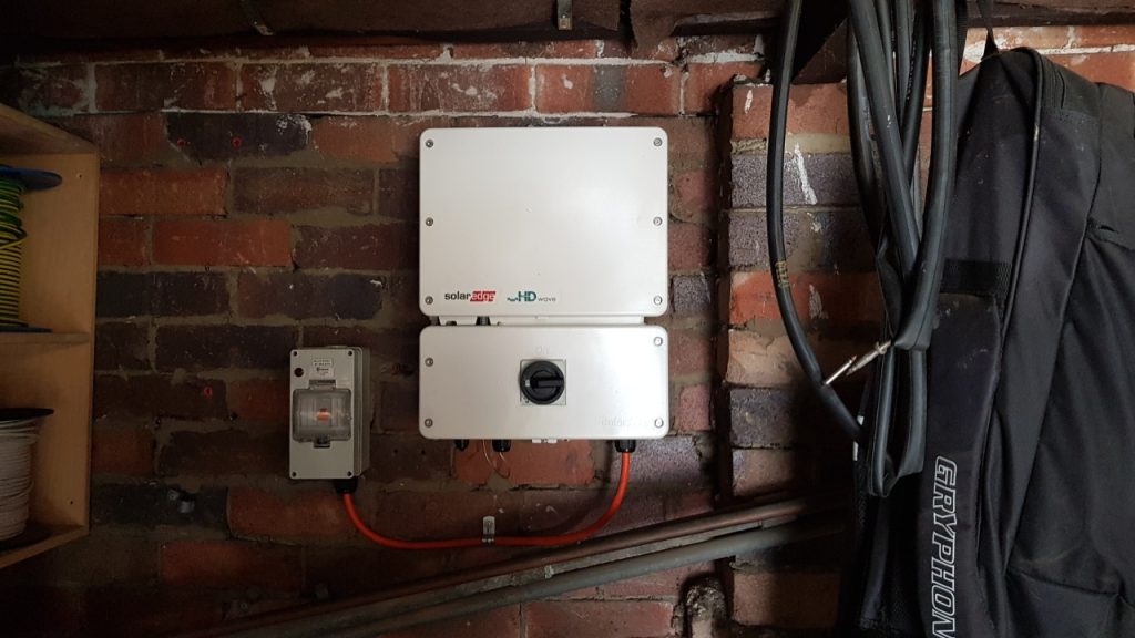 2.59kWp, 7 x 370W, Earlwood, 03