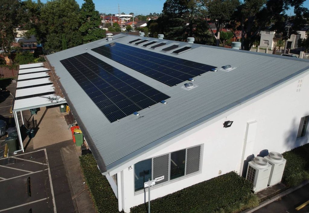 30kWp, 80 x 365W, Liverpool, 07